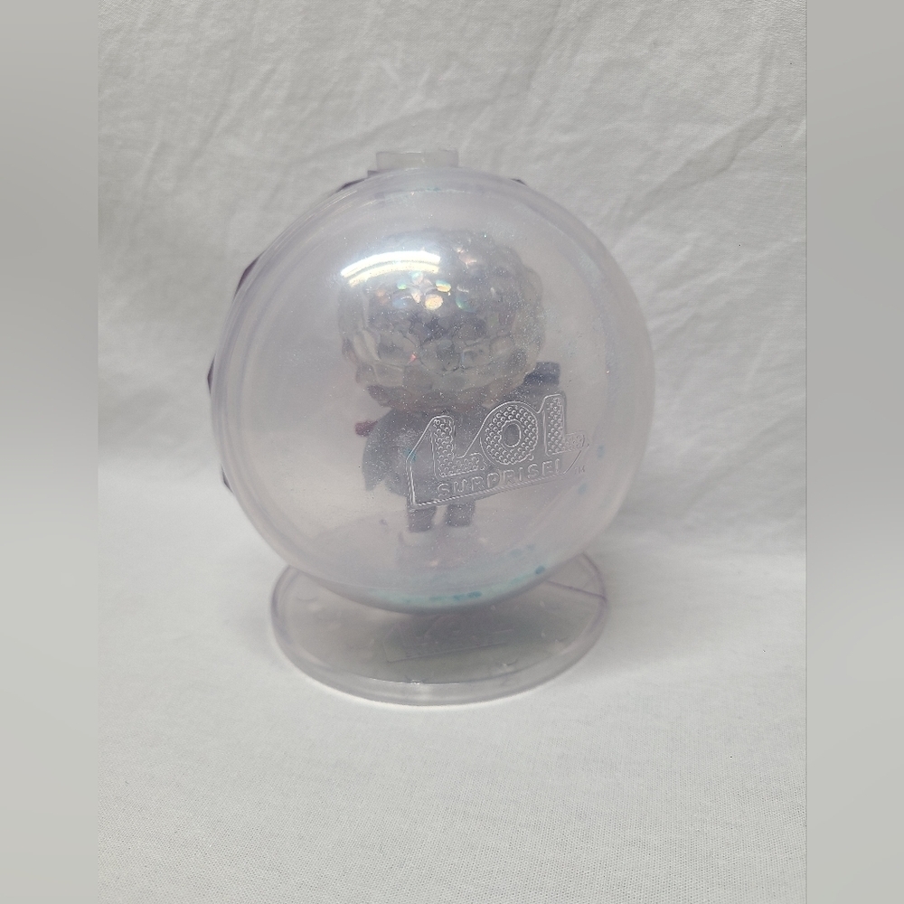 LOL Surprise Bashful QT Angel Wings Winter Disco Glitter Globe Doll With Globe - Picture 9 of 9